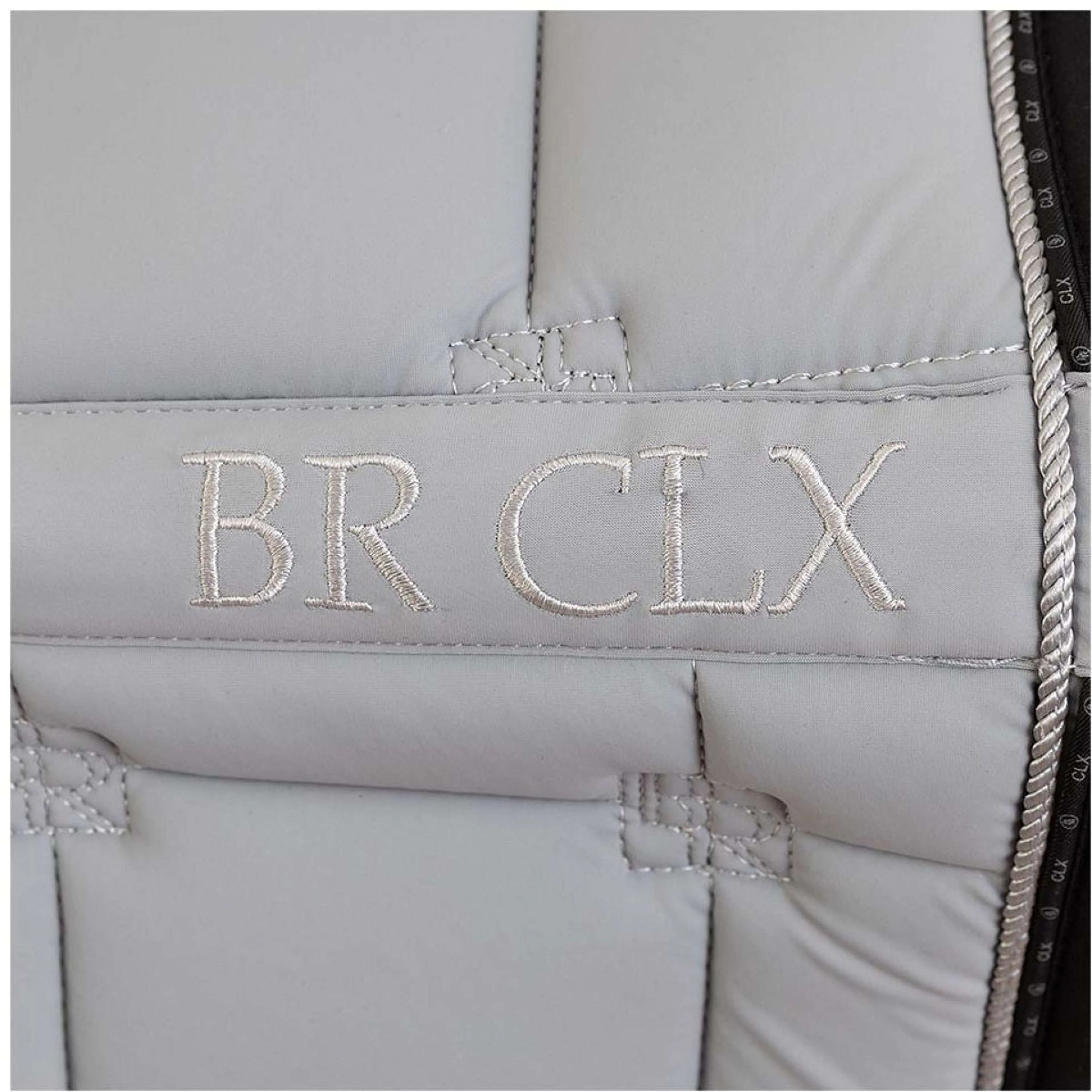 BR Tapis de Selle CLX Dressage Chiseled Stone - Image 4
