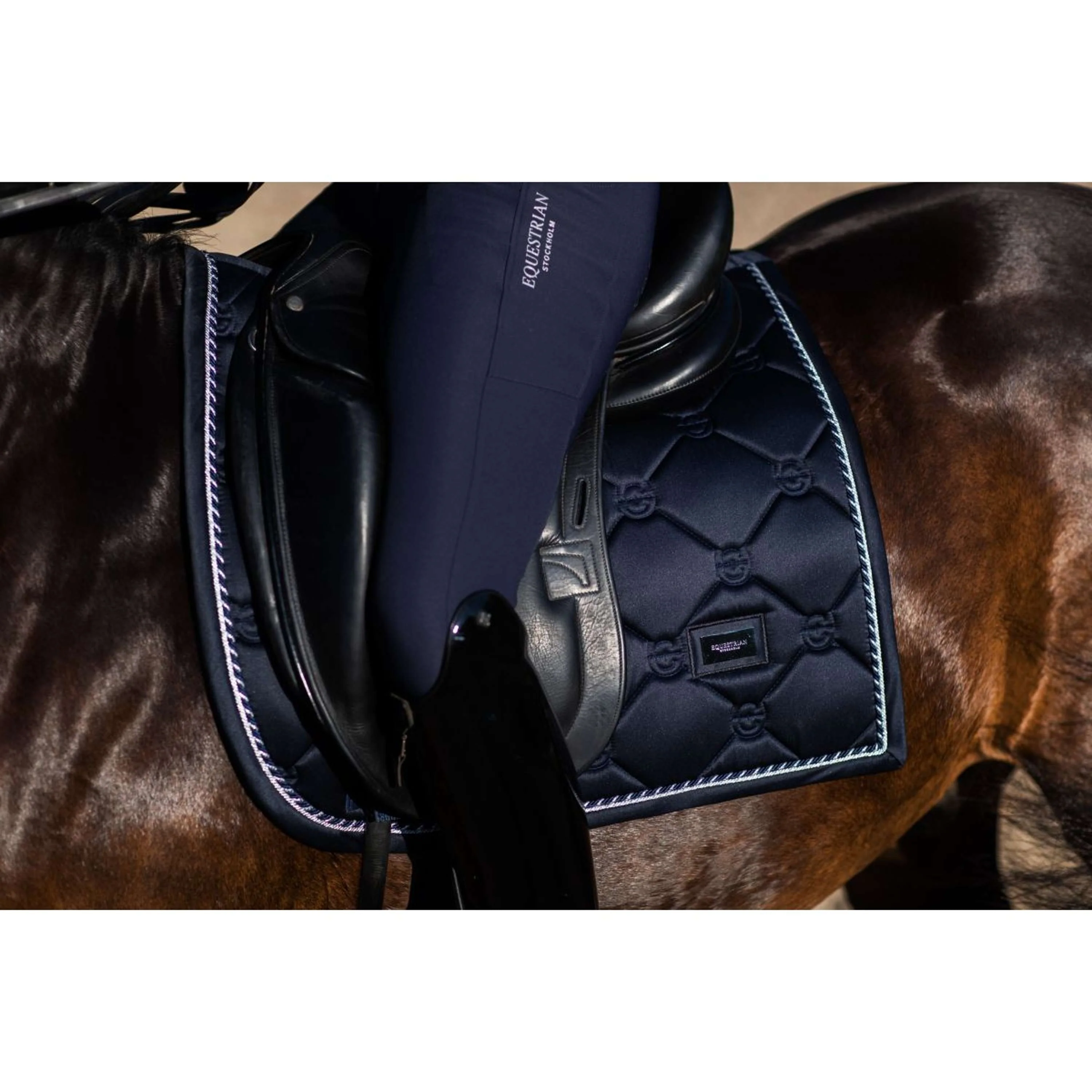 Equestrian Stockholm Tapis de Selle Dressage Black Edition - Image 2