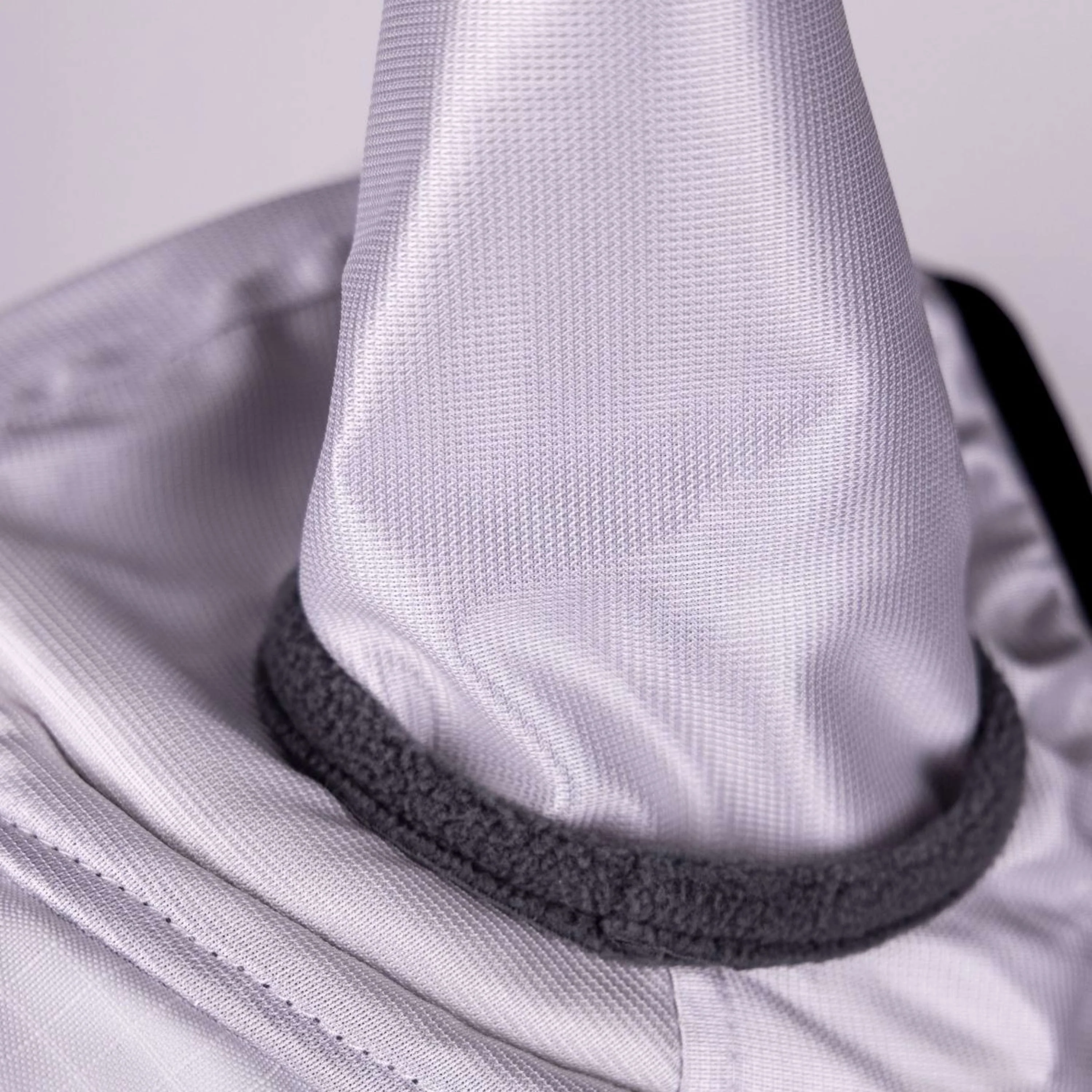 FlyGuard by Shires Masque Anti-Mouches Pro Sun Shade avec Oreilles Blanc - Image 5
