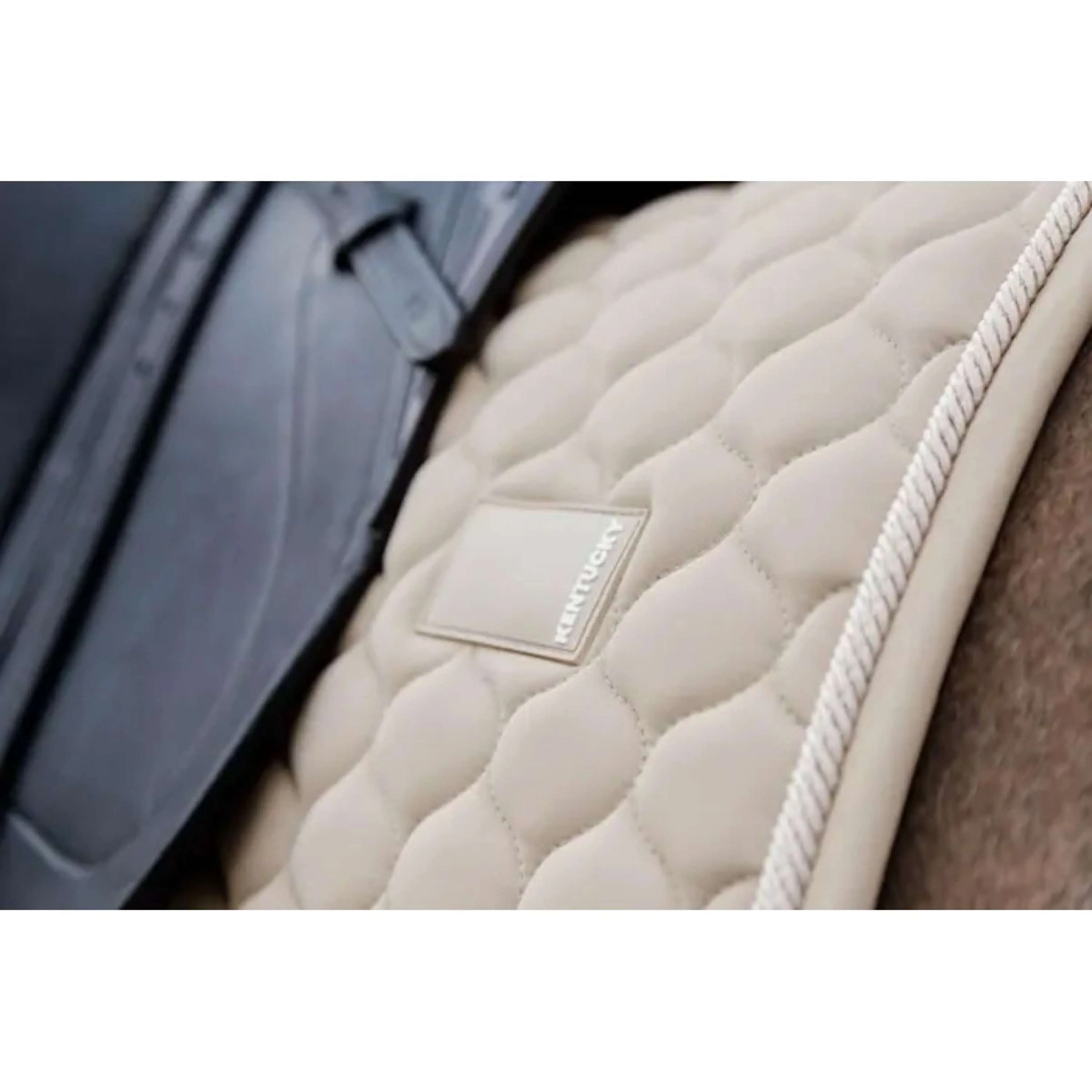 Kentucky Horsewear Tapis de Selle Onion Quilt Dressage Beige - Image 4