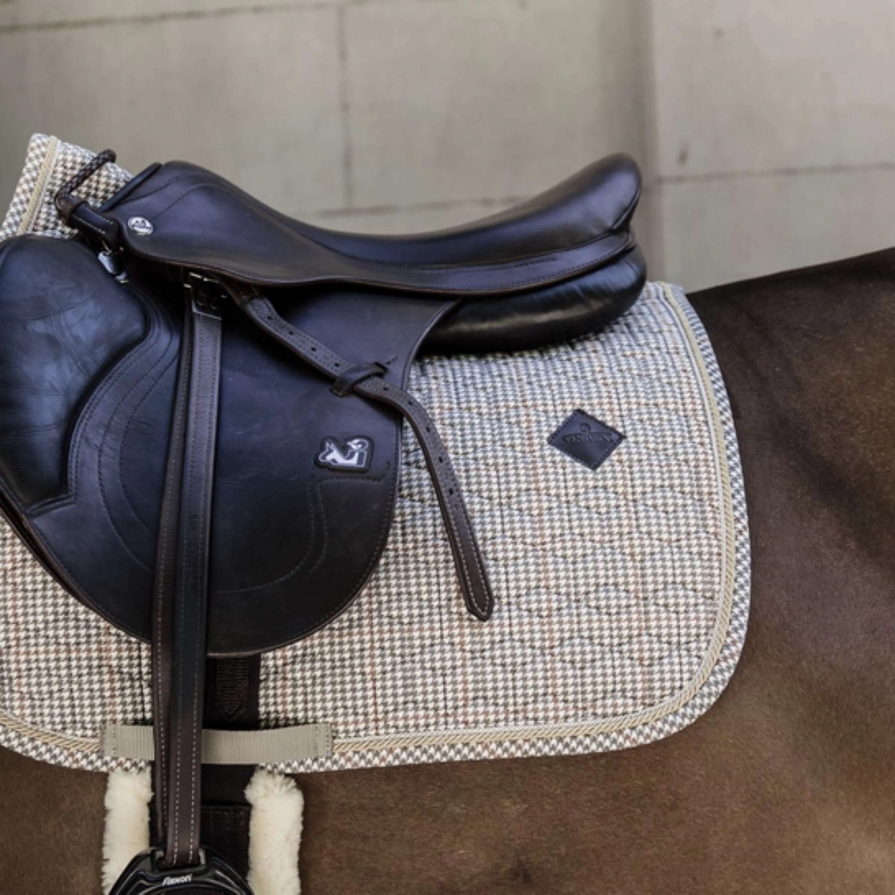 Kentucky Tapis de Selle Pied-de-Poule Saut Beige