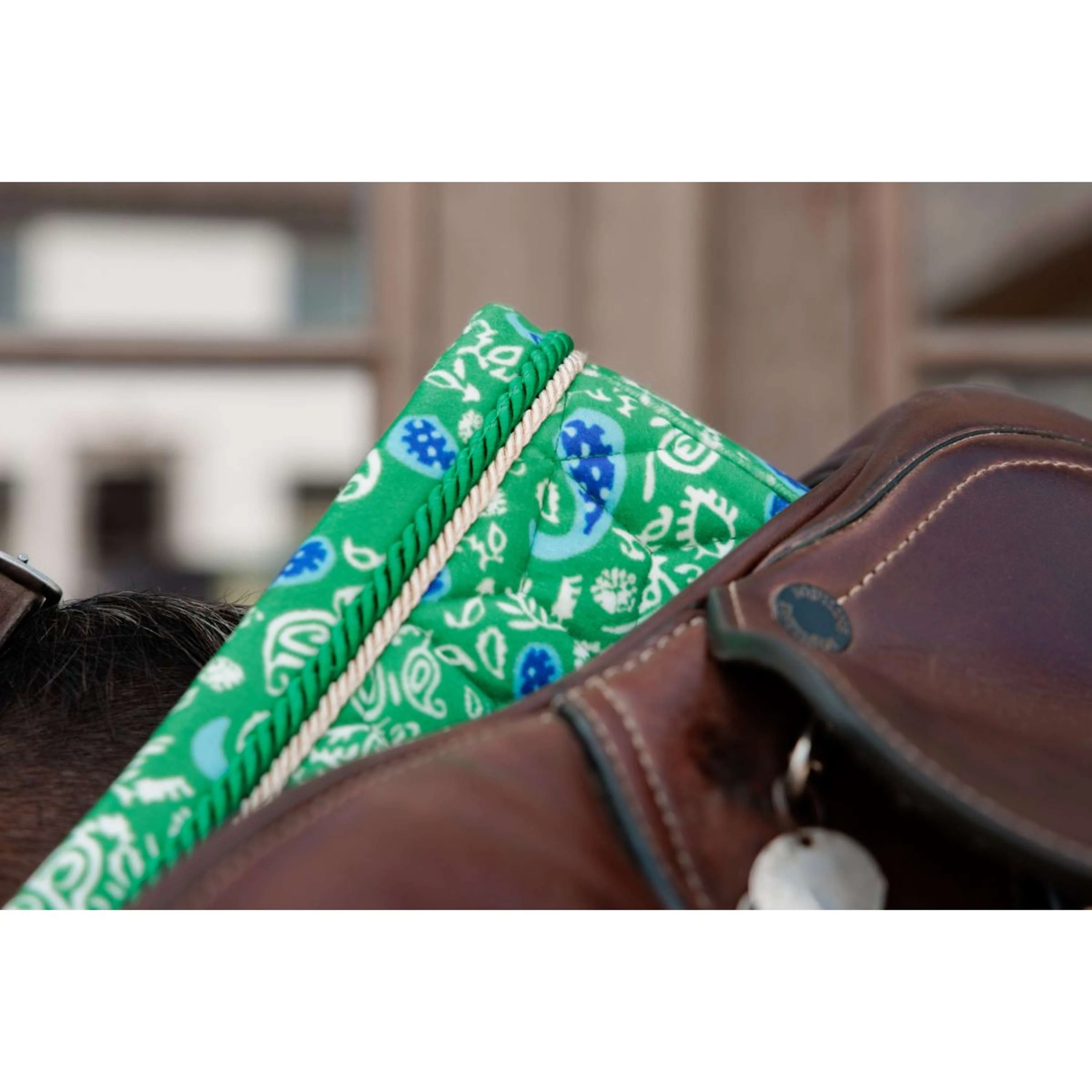 Kentucky Tapis de Selle Velvet Paisley Garden Dressage Vert/Marine - Image 4