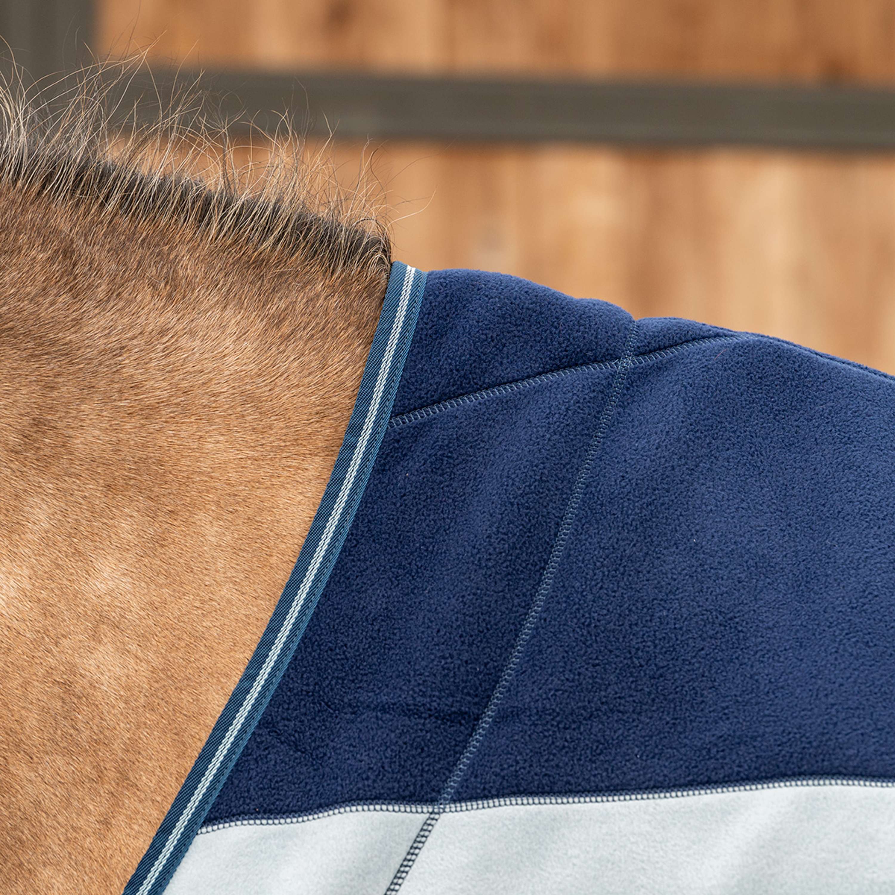 Velder Horsewear Premium Deluxe Fleece Cooler Rug Marin - Image 5