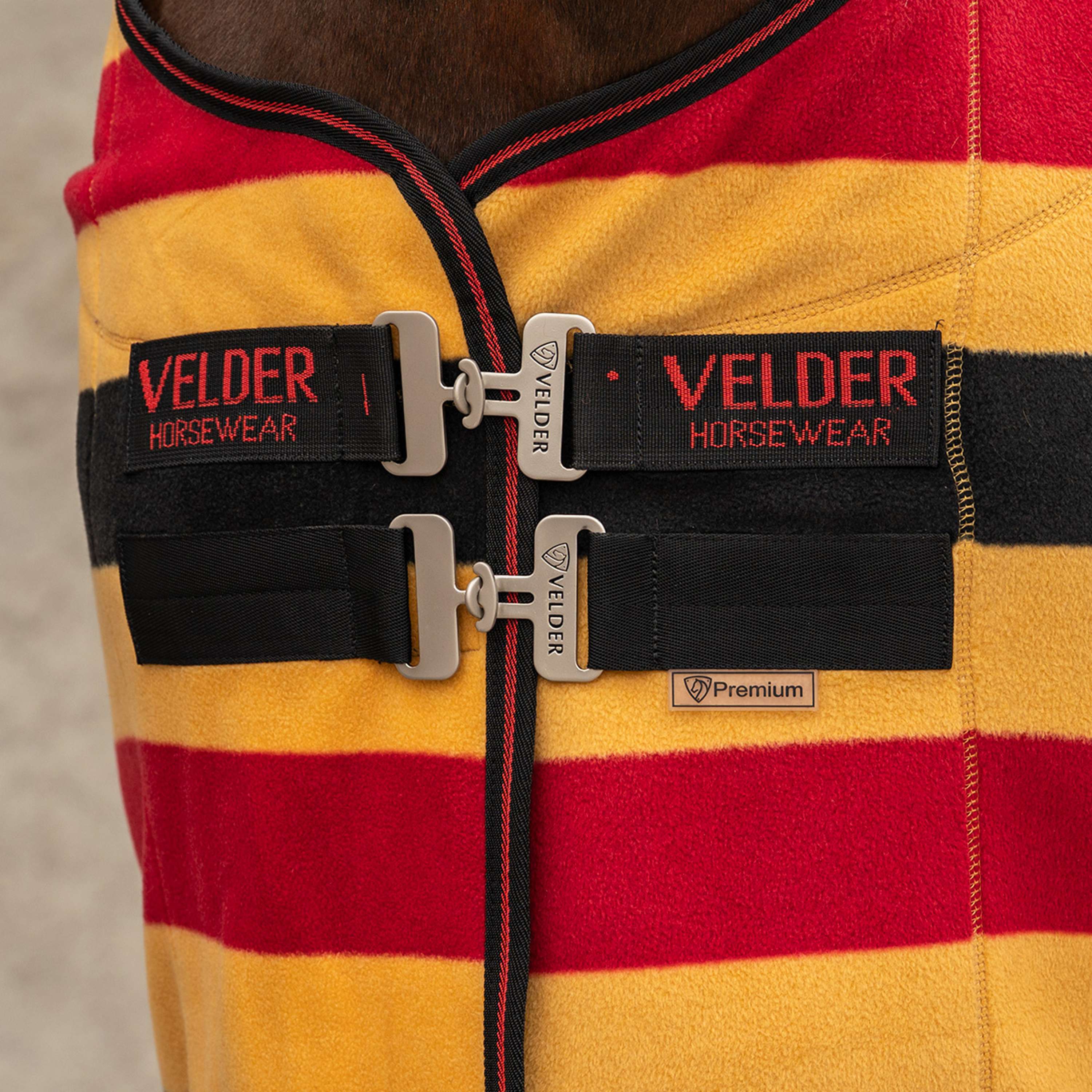 Velder Horsewear Premium Deluxe Fleece Cooler Rug Noir/Jaune - Image 2