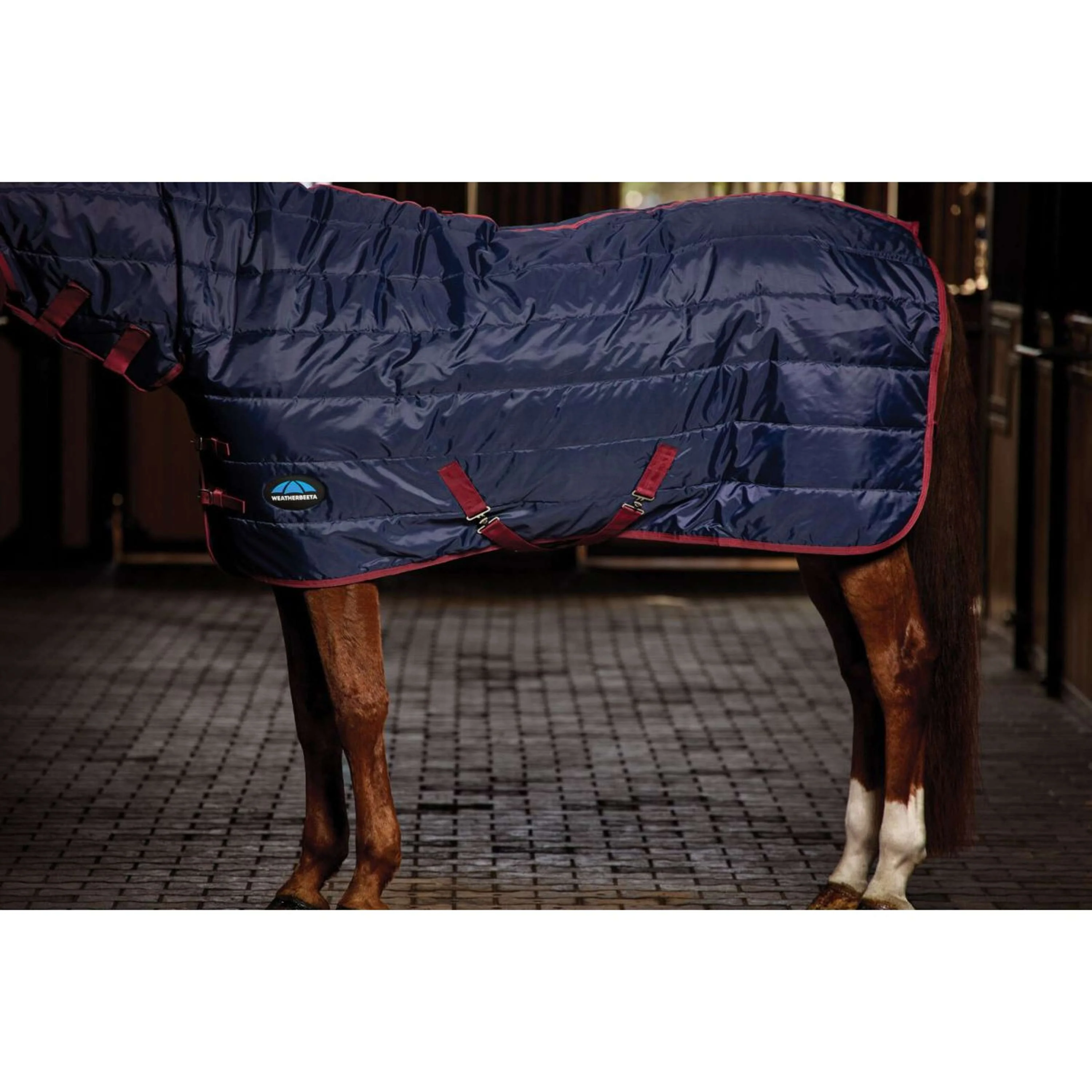 WeatherBeeta Couverture d'Écurie ComFiTec 210D Channel Quilt Combo Neck 220g Marine/Bordeaux - Image 4
